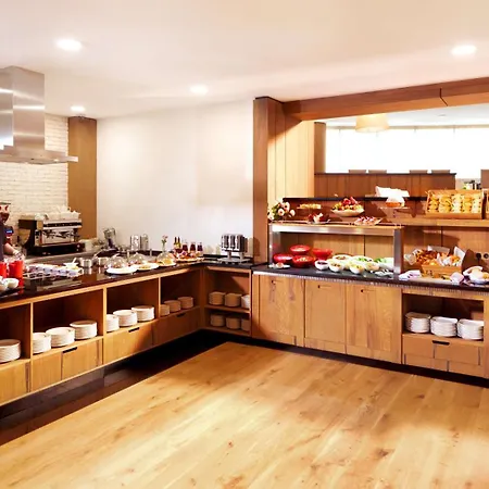 Metropolitan Sofia, A Member Of Radisson Individuals Hotel 4*