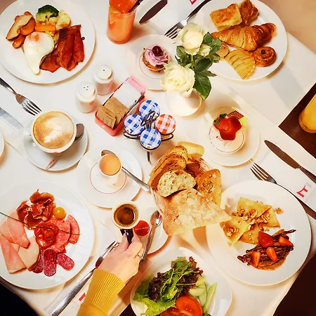 メトロポリタン ホテル 4*